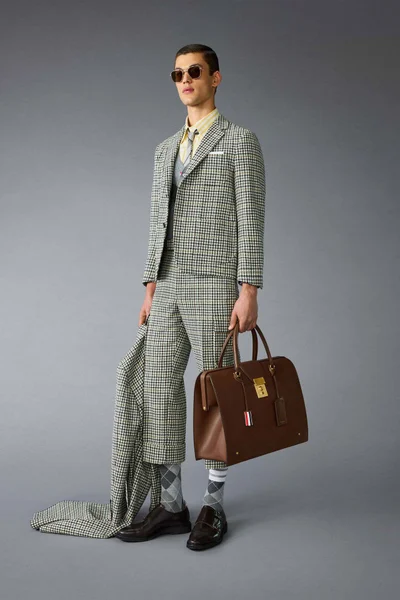 Look 10
